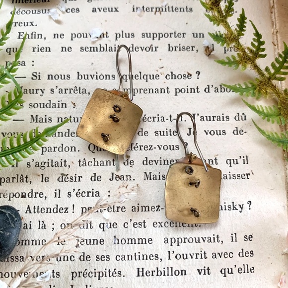 70's HANDMADE MIXED MEDIA CUBIST BRASS & COPPER DANGLE EARRINGS - Picture 4 of 10